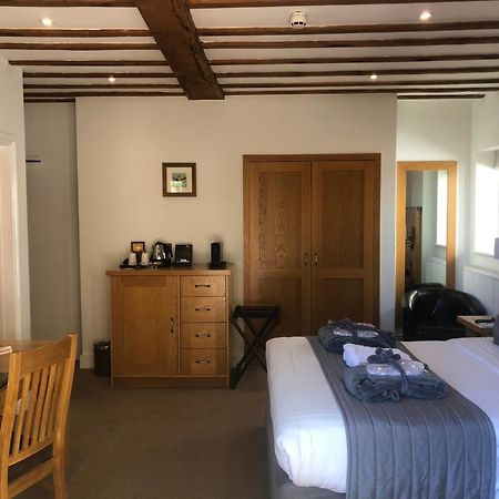 Tewinbury Farm Hotel Szoba fotó