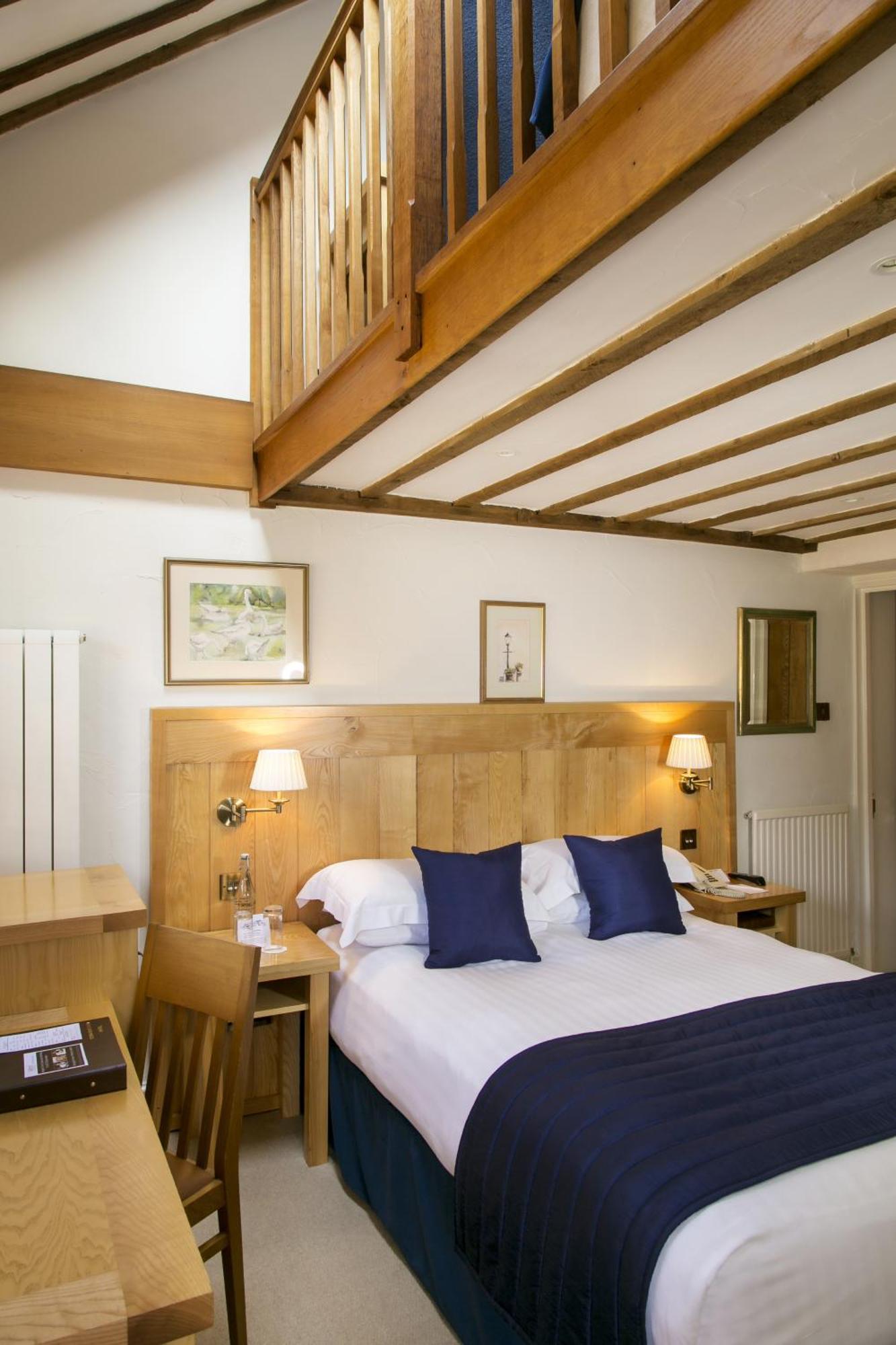 Tewinbury Farm Hotel Szoba fotó