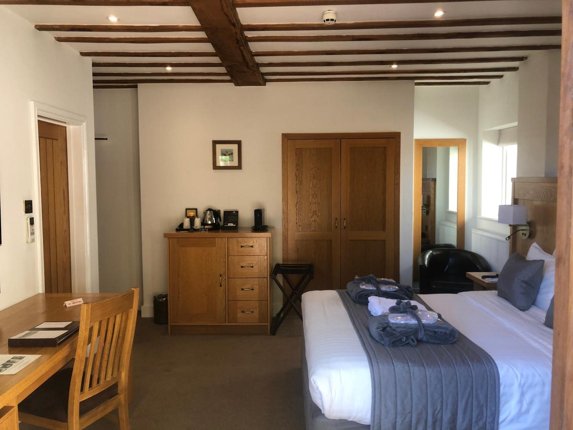 Tewinbury Farm Hotel Szoba fotó