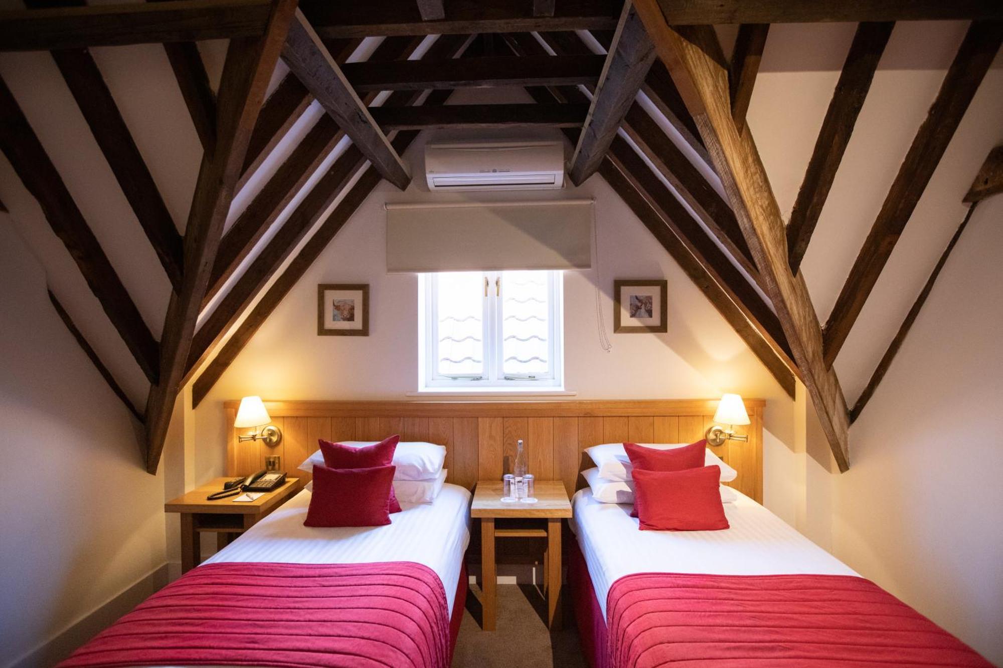 Tewinbury Farm Hotel Szoba fotó
